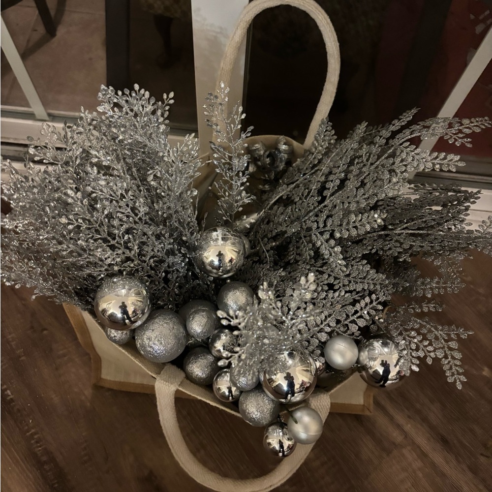 Silver Holiday Ornament Mixed Bundle Like New - Picture 1 of 7